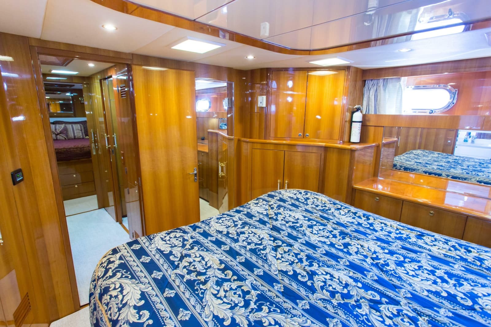 2003 Jefferson Pilothouse 57 - Photo 68