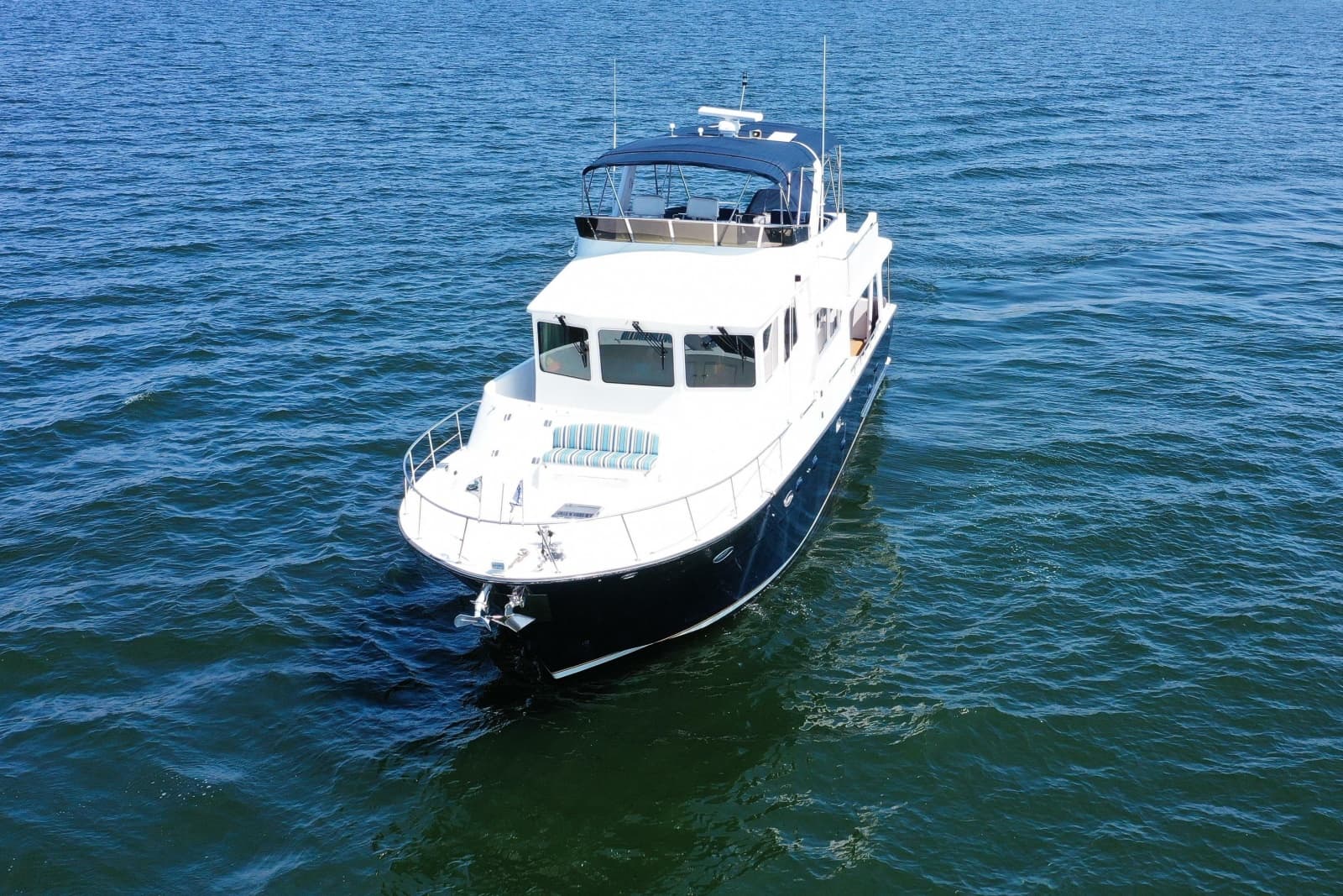 2003 Jefferson Pilothouse 57 - Photo 2