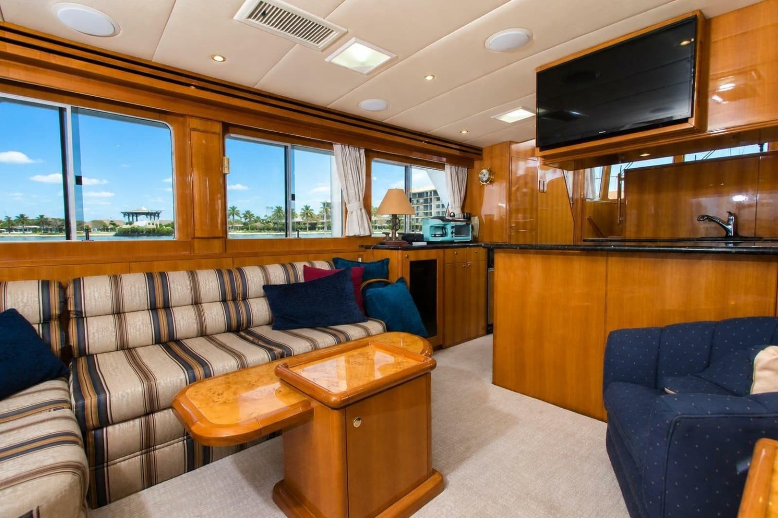 2003 Jefferson Pilothouse 57 - Photo 45