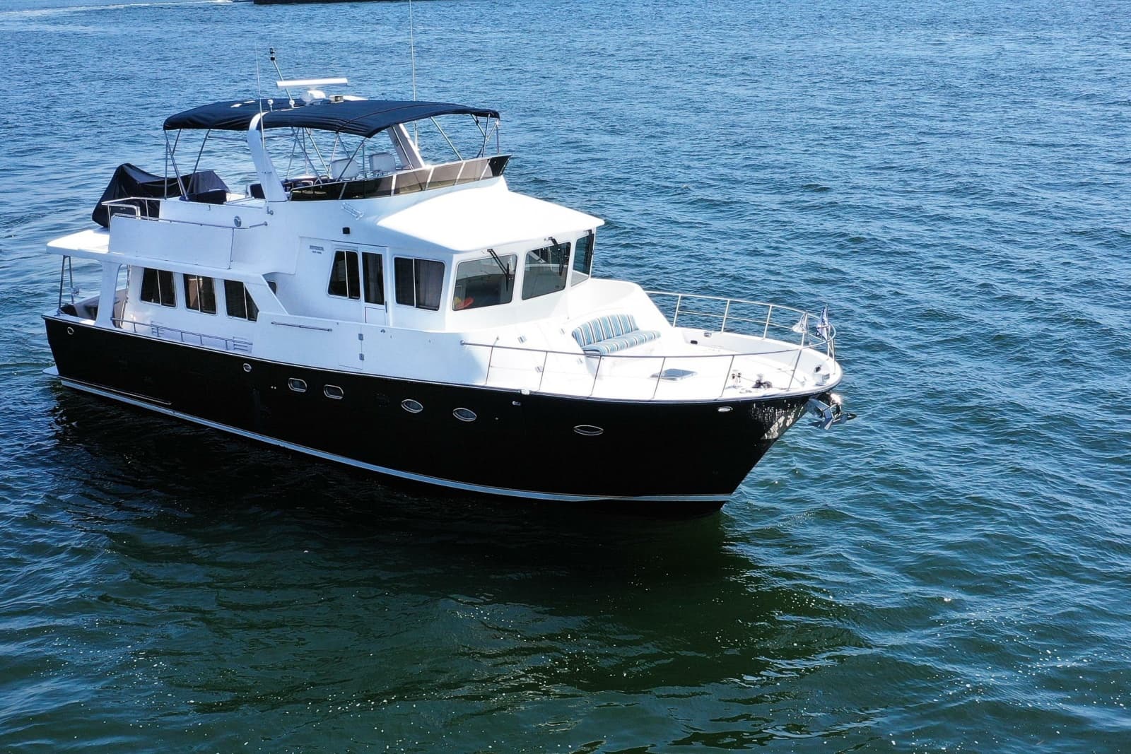 2003 Jefferson Pilothouse 57 - Photo 7