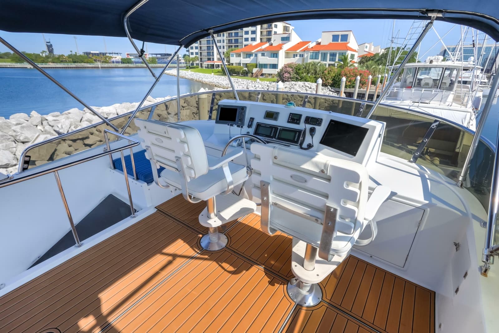 2003 Jefferson Pilothouse 57 - Photo 34