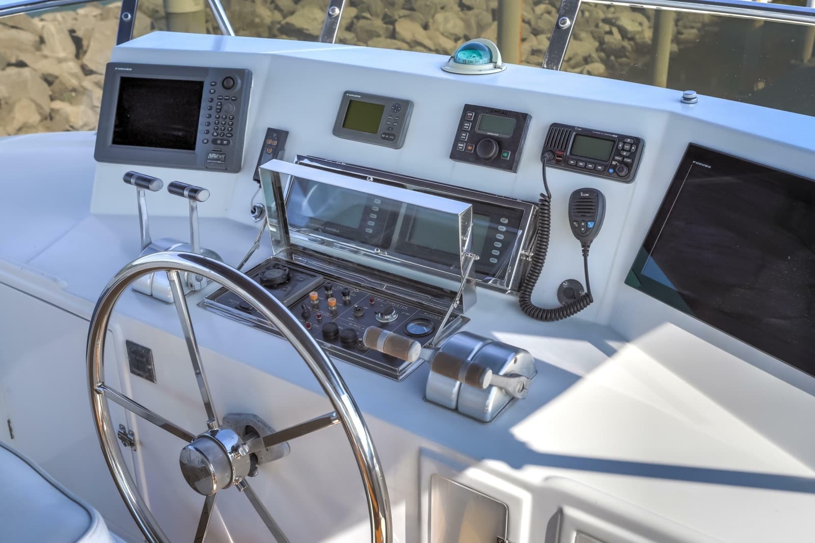 2003 Jefferson Pilothouse 57 - Photo 21
