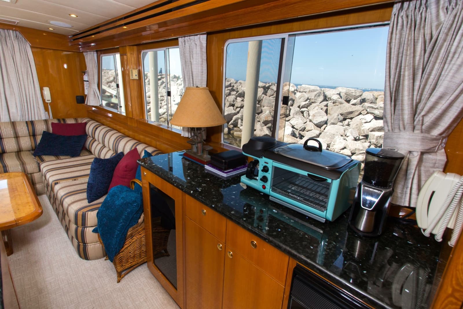 2003 Jefferson Pilothouse 57 - Photo 51