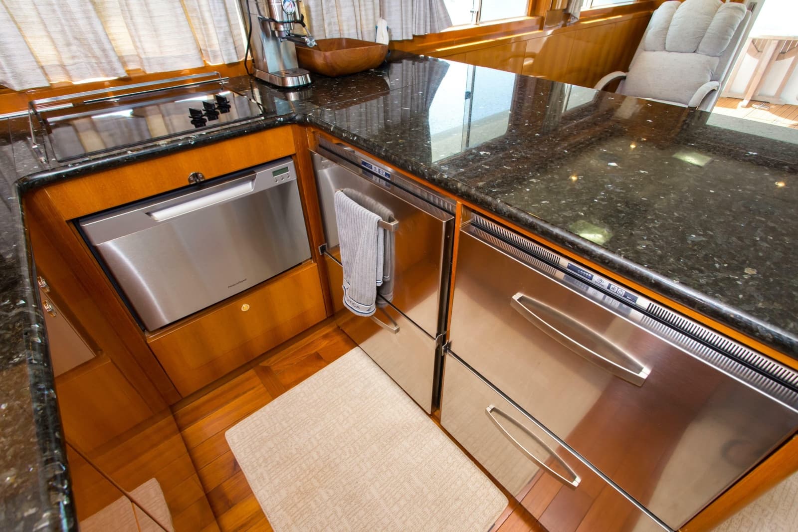 2003 Jefferson Pilothouse 57 - Photo 50