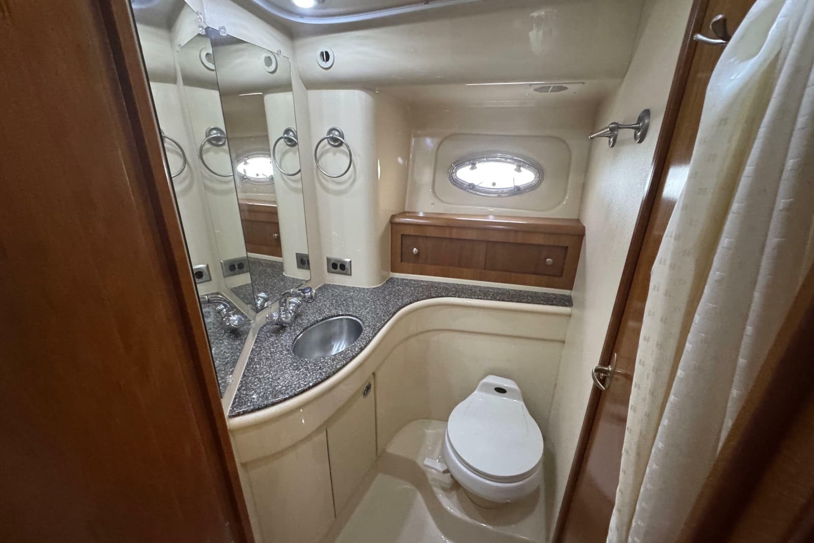 2003 Meridian 411 Sedan - Photo 23