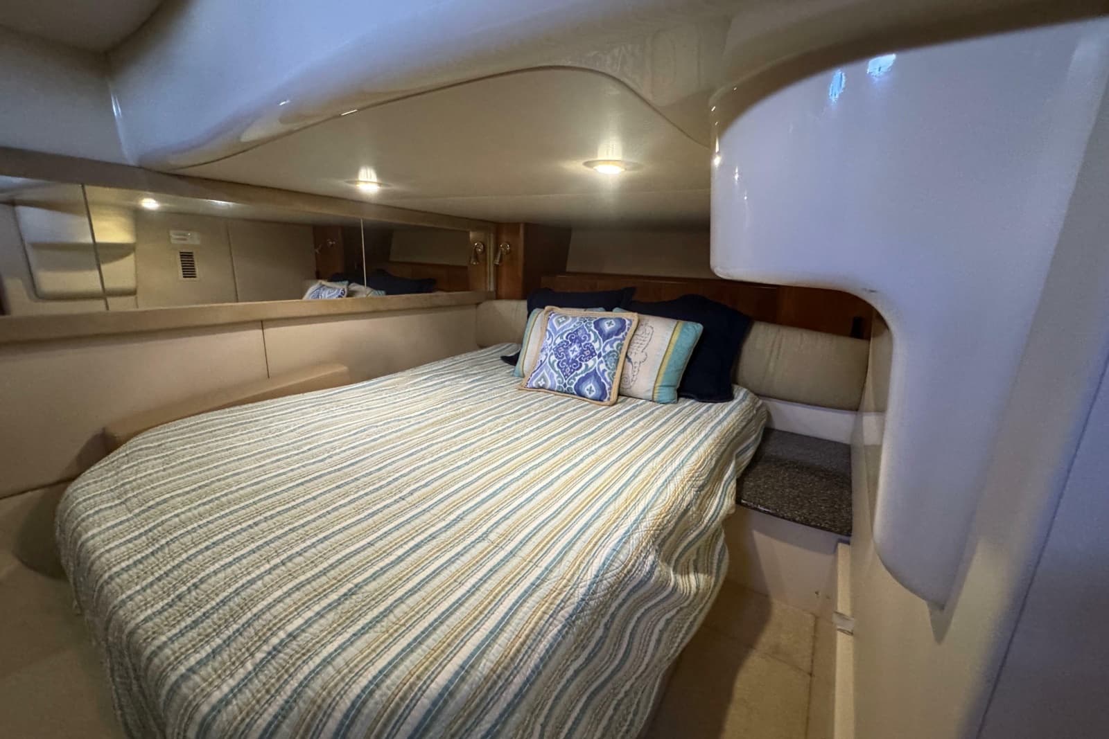 2003 Meridian 411 Sedan - Photo 22