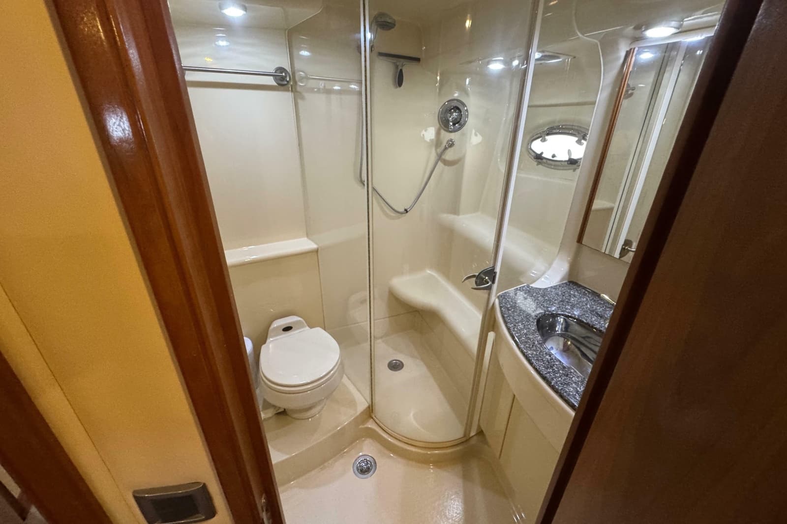 2003 Meridian 411 Sedan - Photo 28