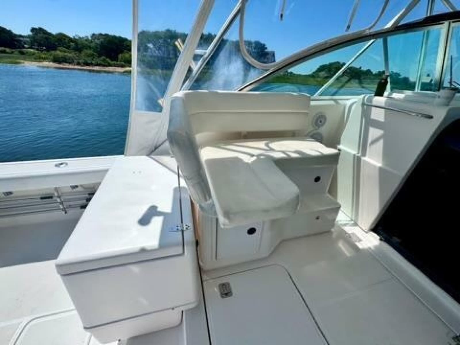 2003 Pursuit 3400 Express - Photo 13