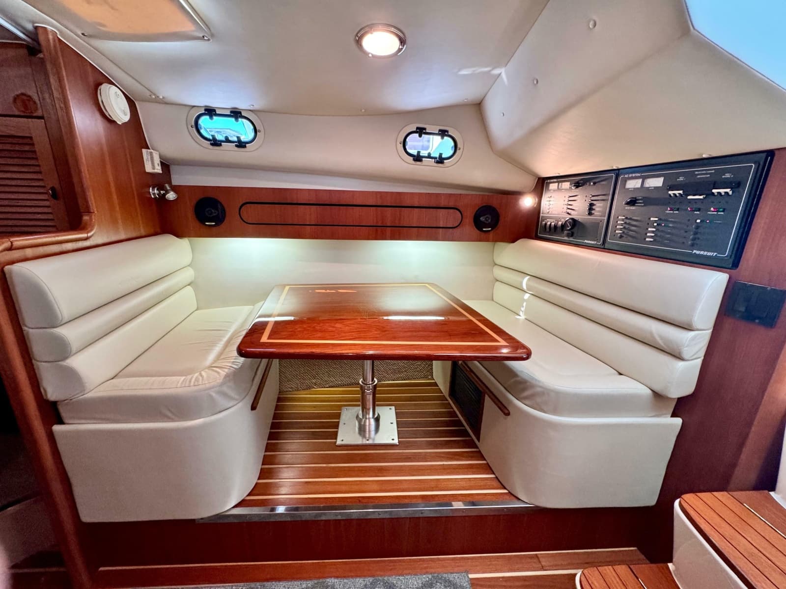 2003 Pursuit 3400 Express - Photo 22
