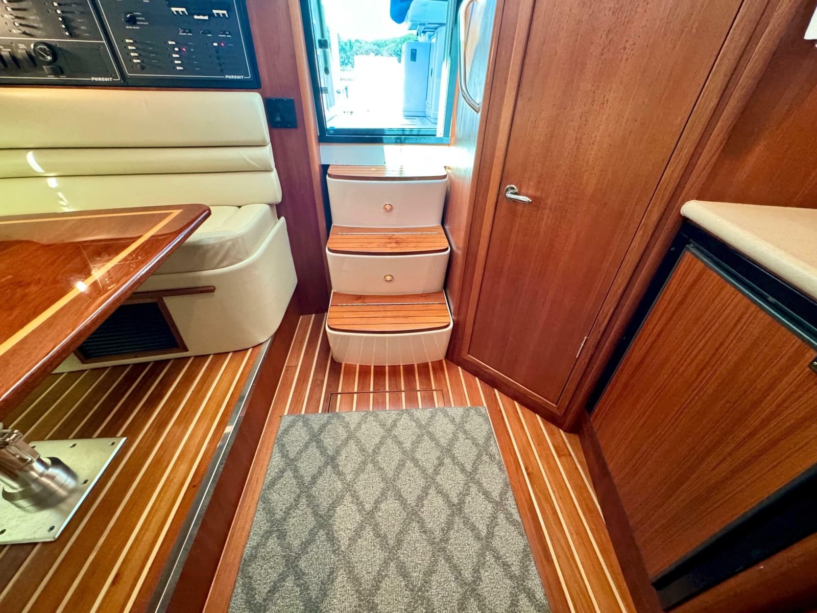 2003 Pursuit 3400 Express - Photo 21