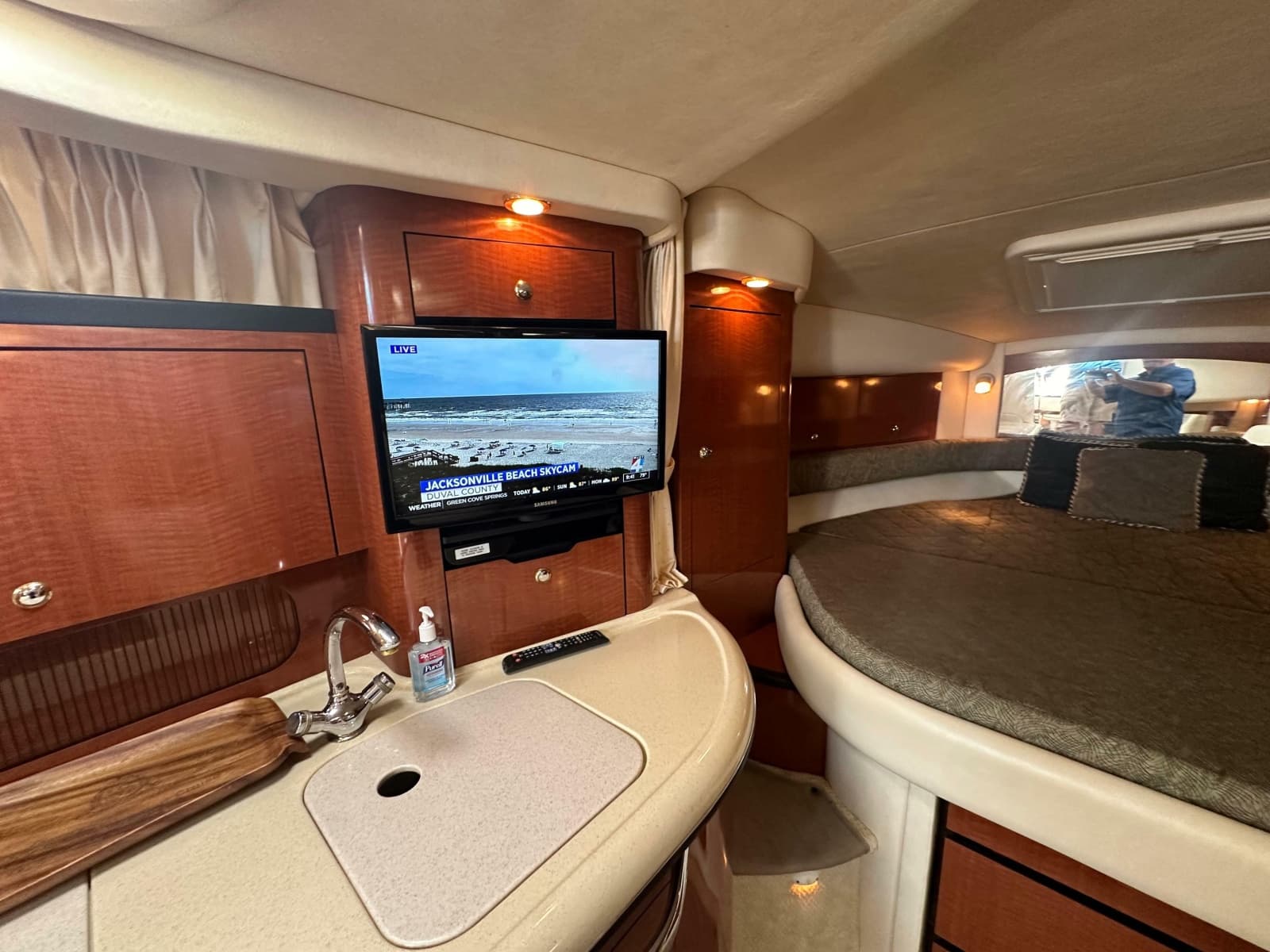 2003 Sea Ray 340 Sundancer - Photo 42