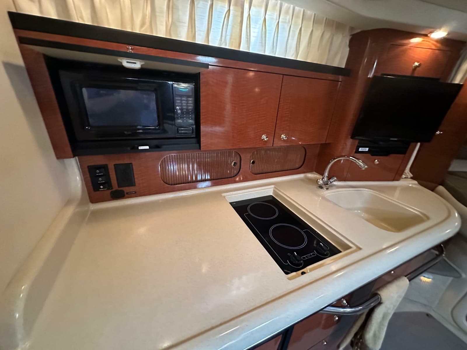 2003 Sea Ray 340 Sundancer - Photo 45