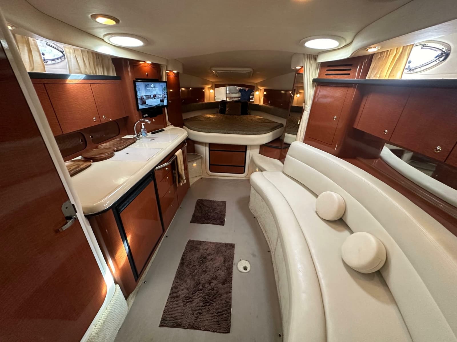 2003 Sea Ray 340 Sundancer - Photo 2