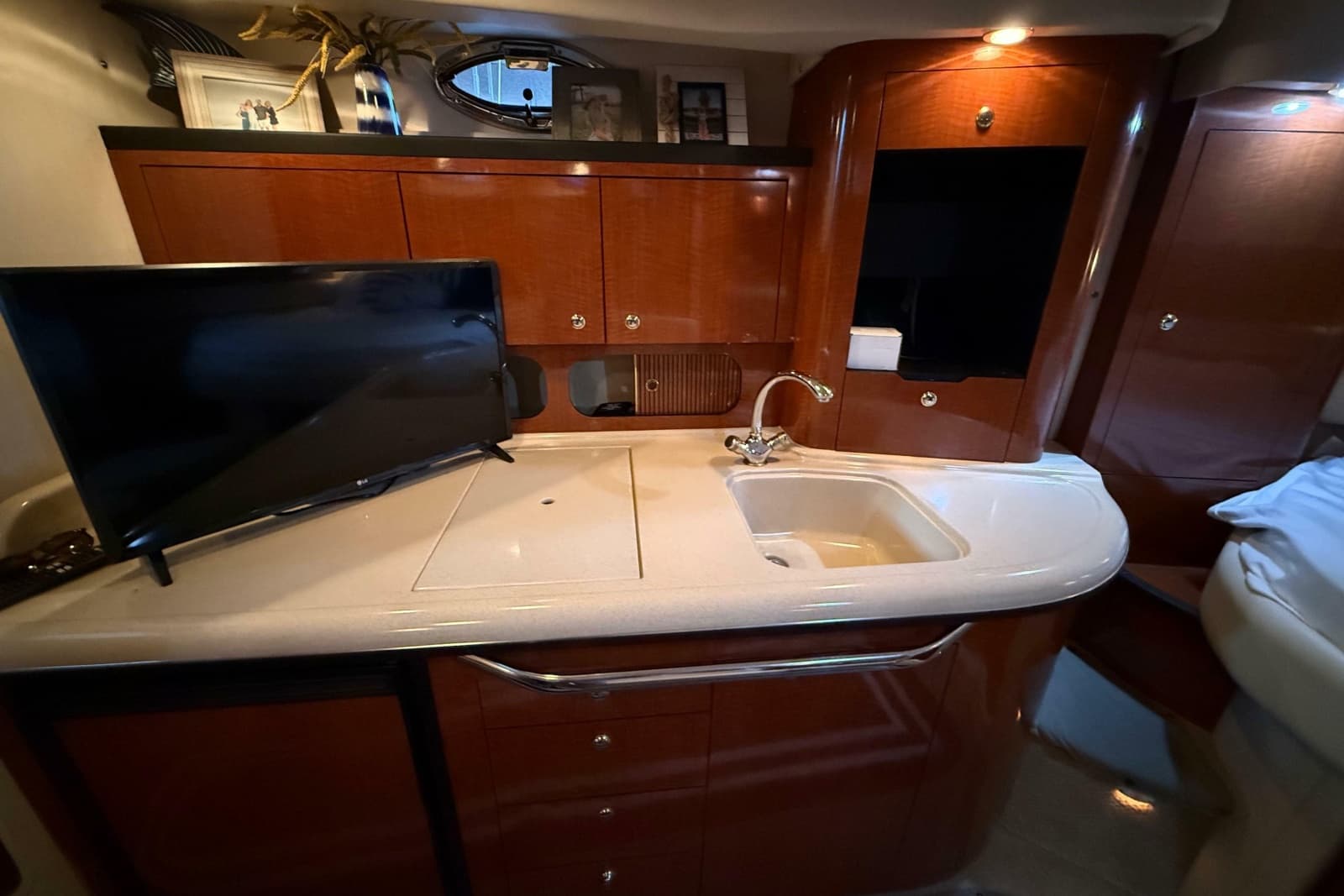 2003 Sea Ray 340 Sundancer - Photo 10