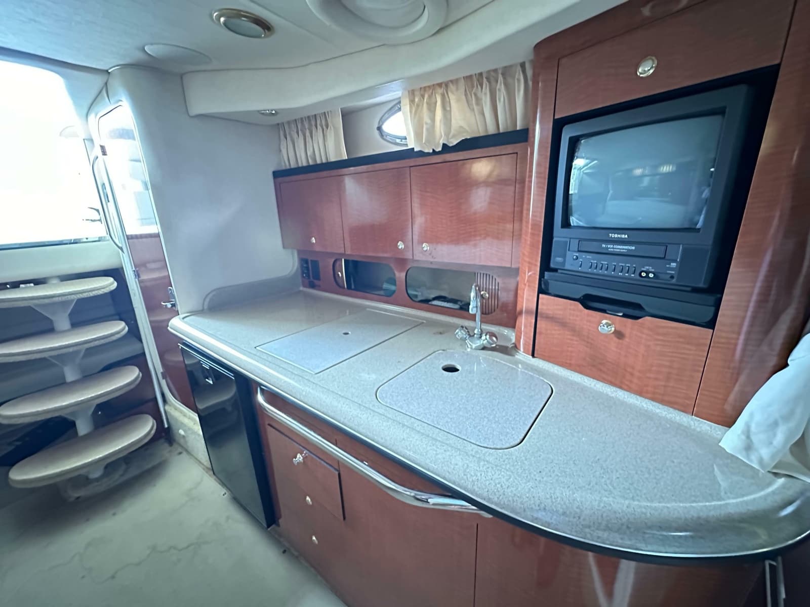 2003 Sea Ray 340 Sundancer - Photo 12