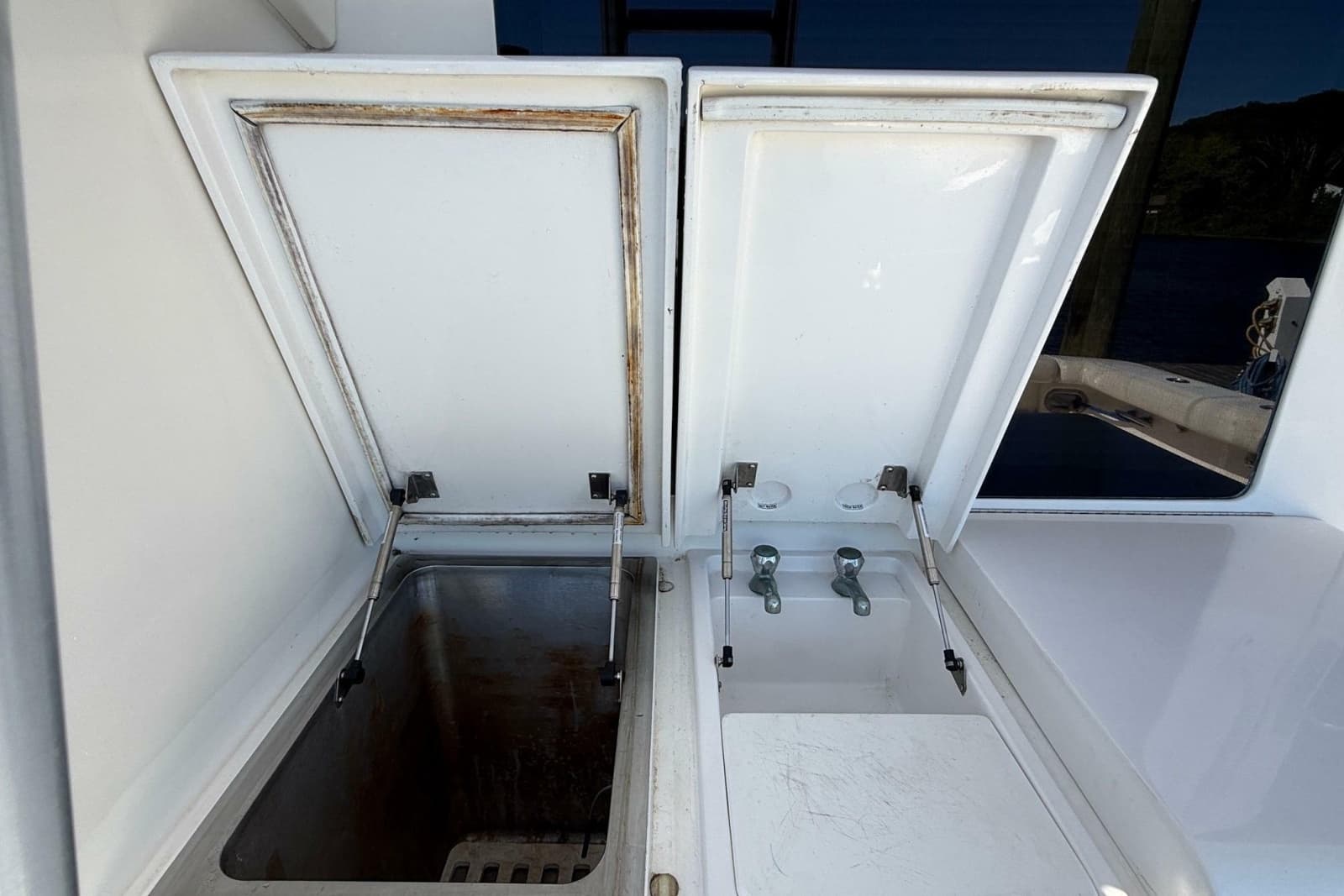 2002 Bertram 390 Convertible - Photo 26