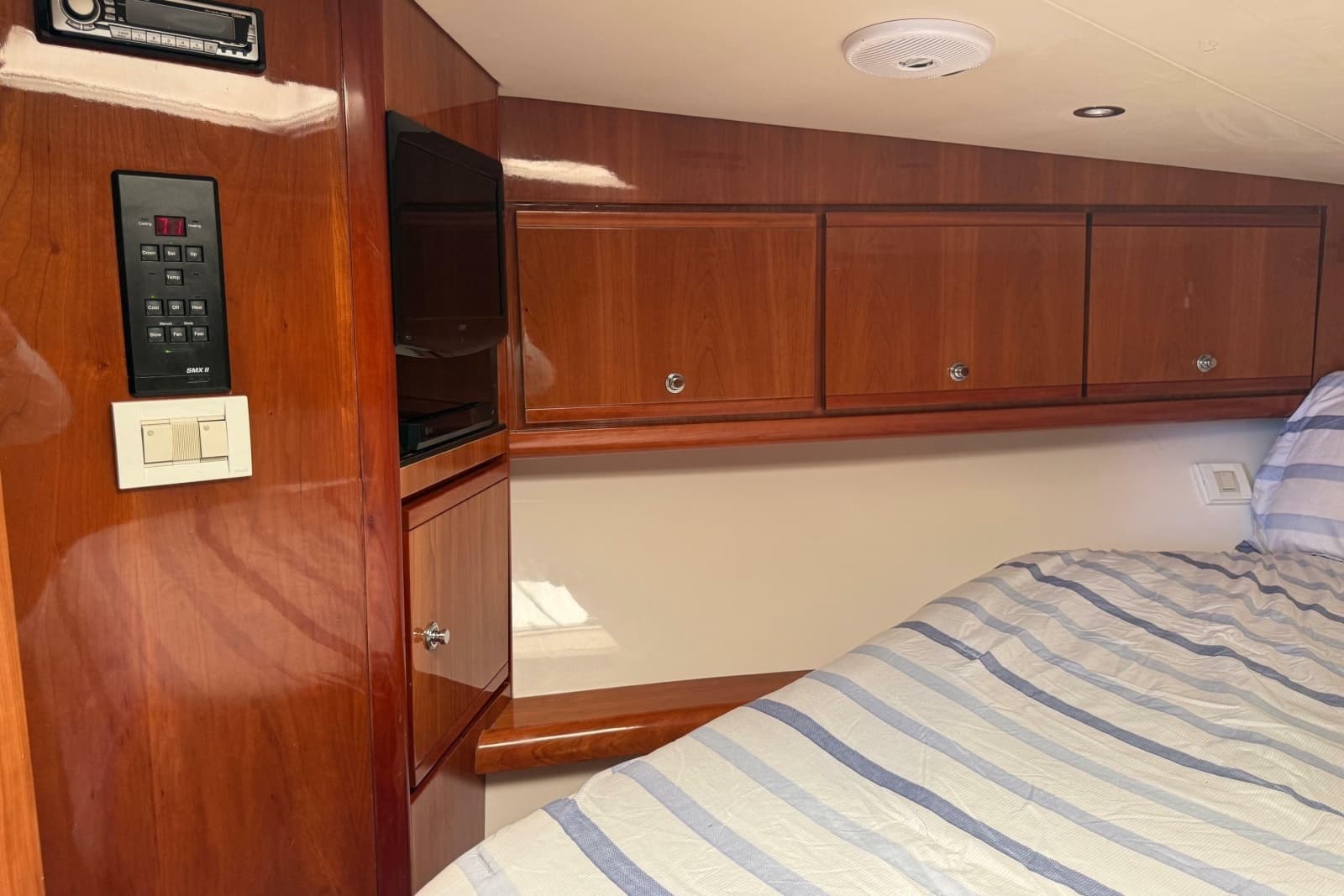 2002 Bertram 390 Convertible - Photo 21