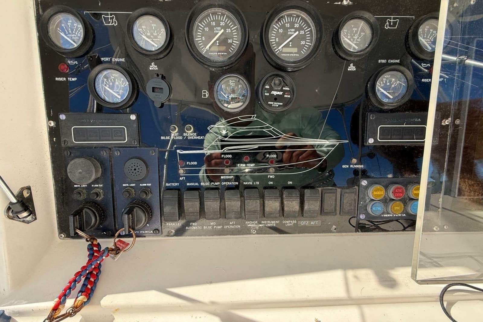 2002 Bertram 390 Convertible - Photo 9