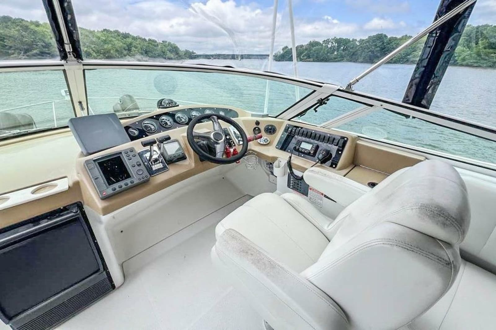 2002 Carver 350 Mariner - Photo 13