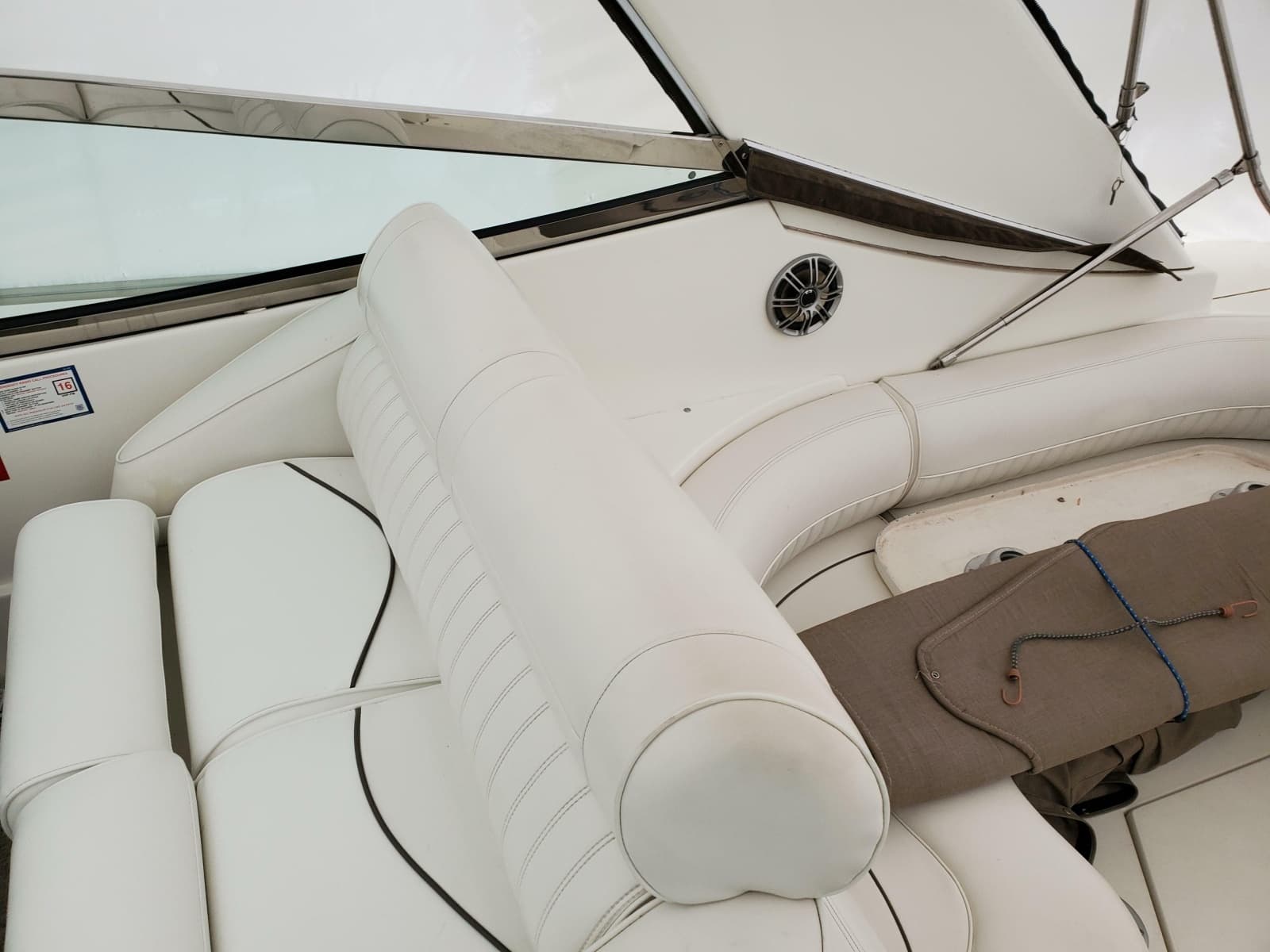 2002 Cruisers Yachts 4270 Express - Photo 8