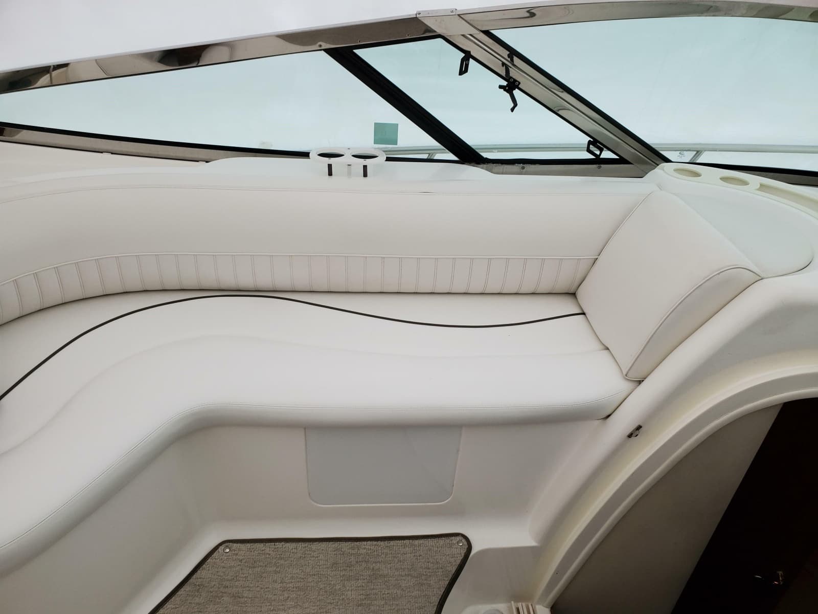 2002 Cruisers Yachts 4270 Express - Photo 7
