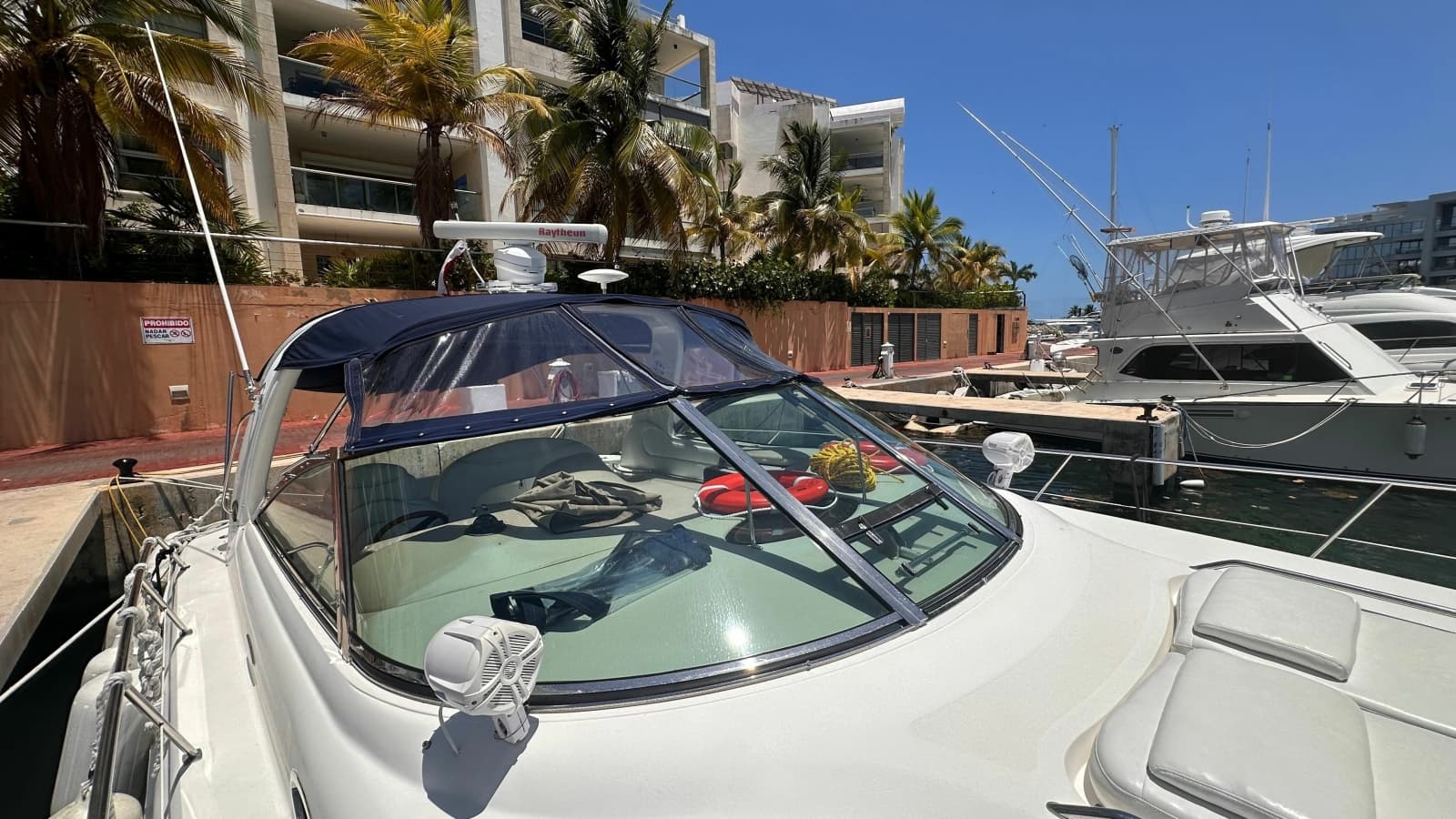 2002 Sea Ray 410 Express Cruiser - Photo 3