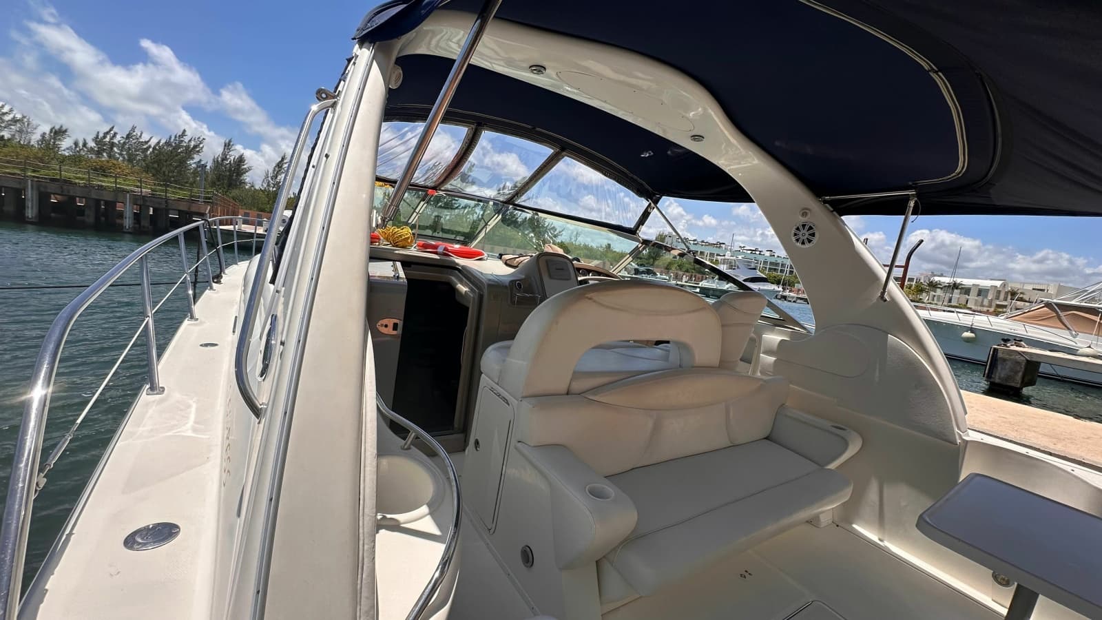 2002 Sea Ray 410 Express Cruiser - Photo 12
