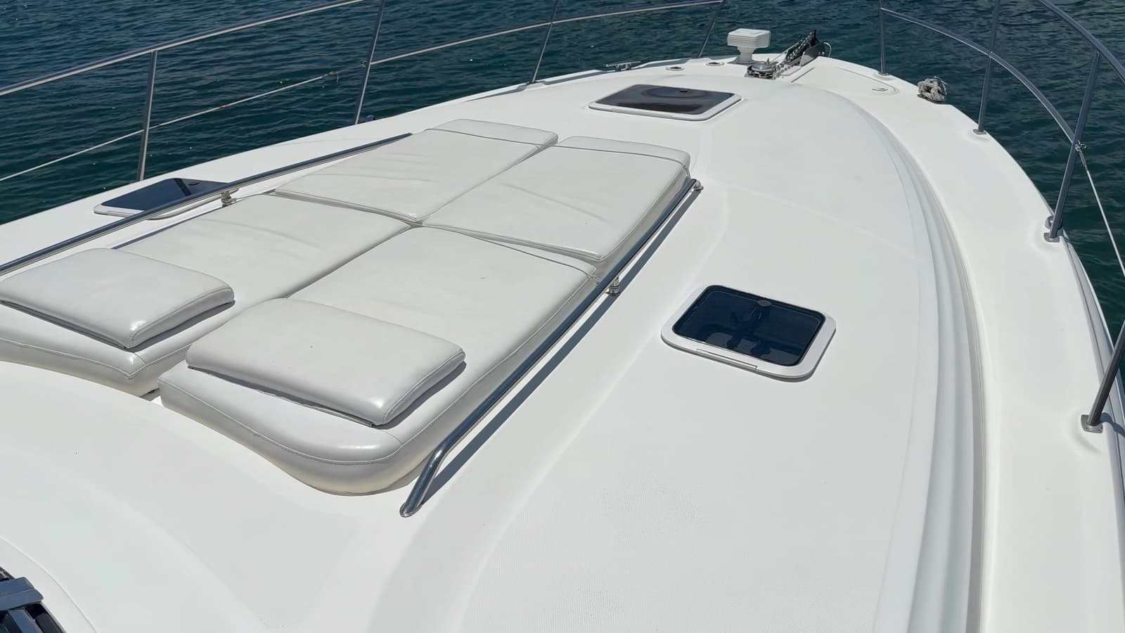 2002 Sea Ray 410 Express Cruiser - Photo 4