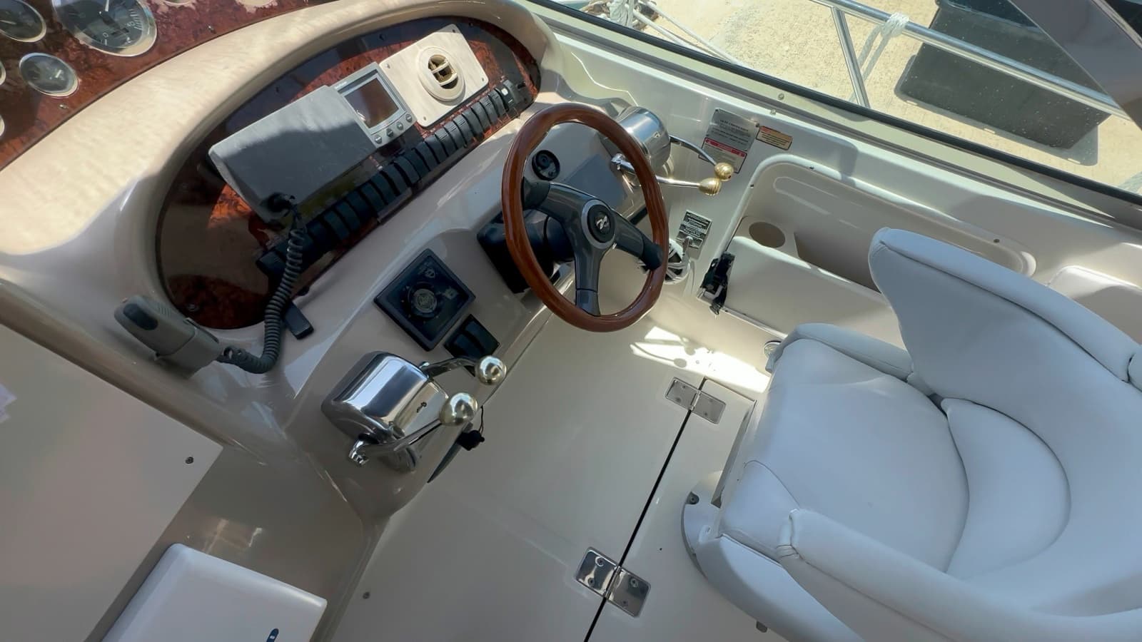 2002 Sea Ray 410 Express Cruiser - Photo 20