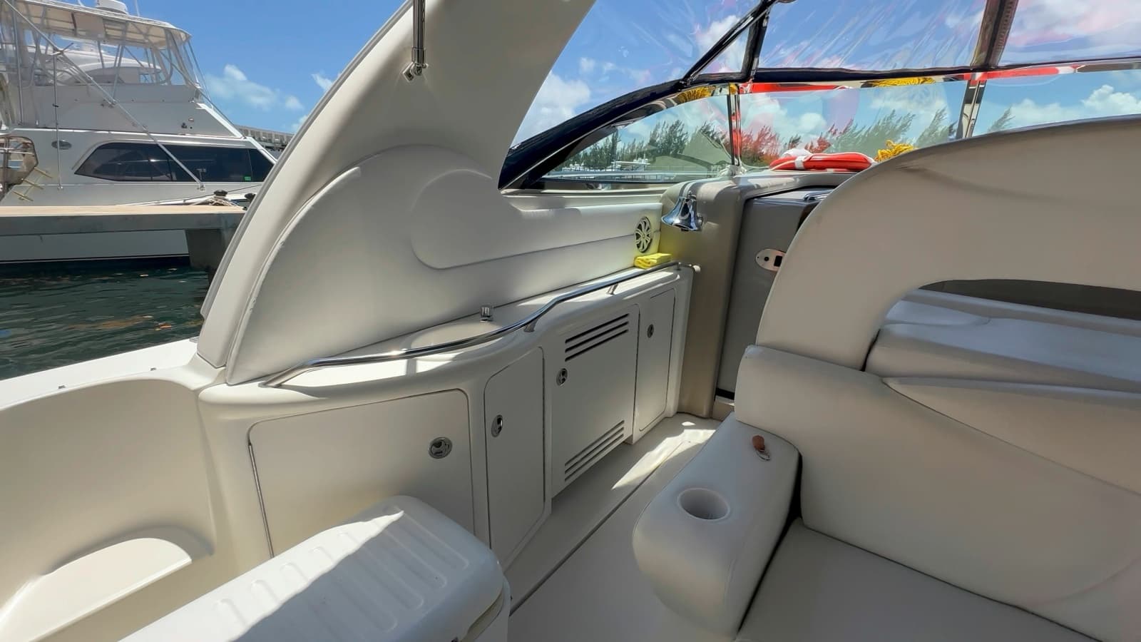 2002 Sea Ray 410 Express Cruiser - Photo 13
