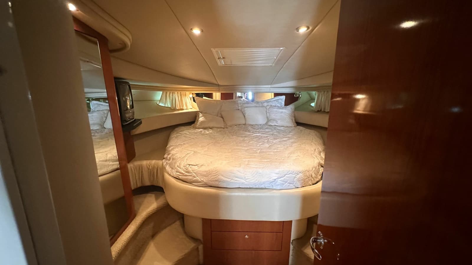 2002 Sea Ray 410 Express Cruiser - Photo 30