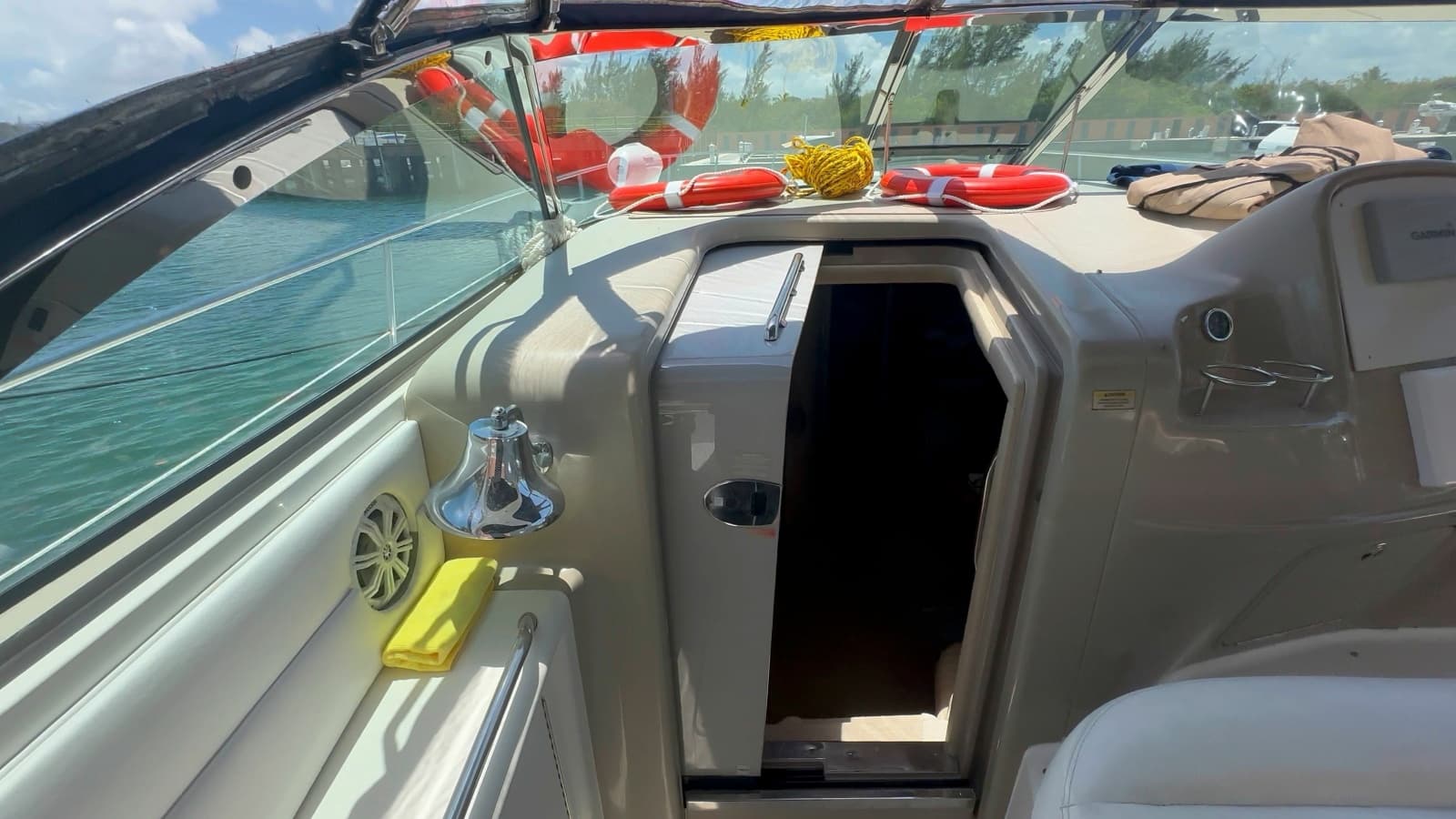 2002 Sea Ray 410 Express Cruiser - Photo 18