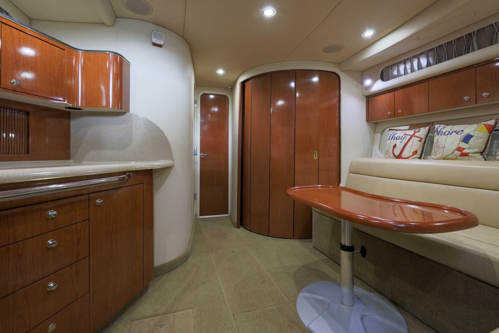 2002 Sea Ray 410 Express Cruiser - Photo 9