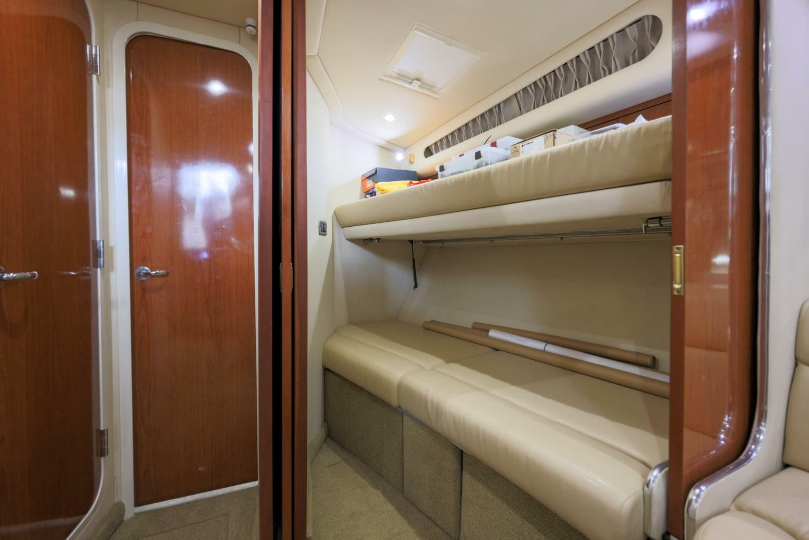 2002 Sea Ray 410 Express Cruiser - Photo 12