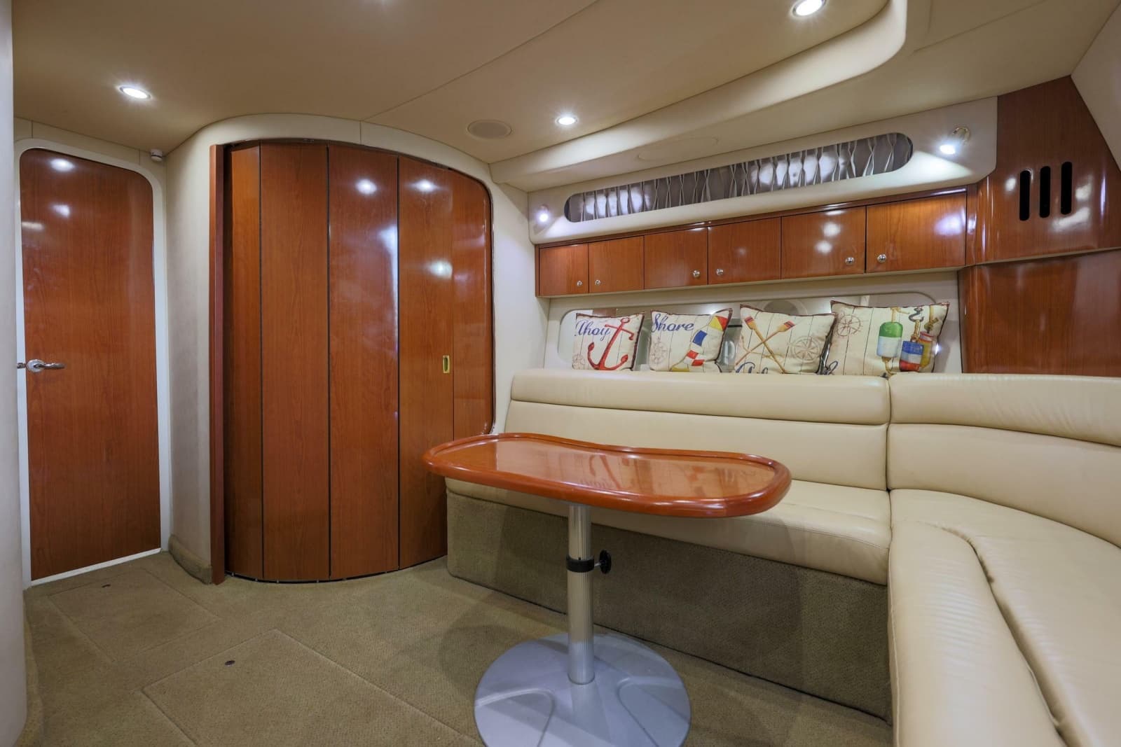 2002 Sea Ray 410 Express Cruiser - Photo 10