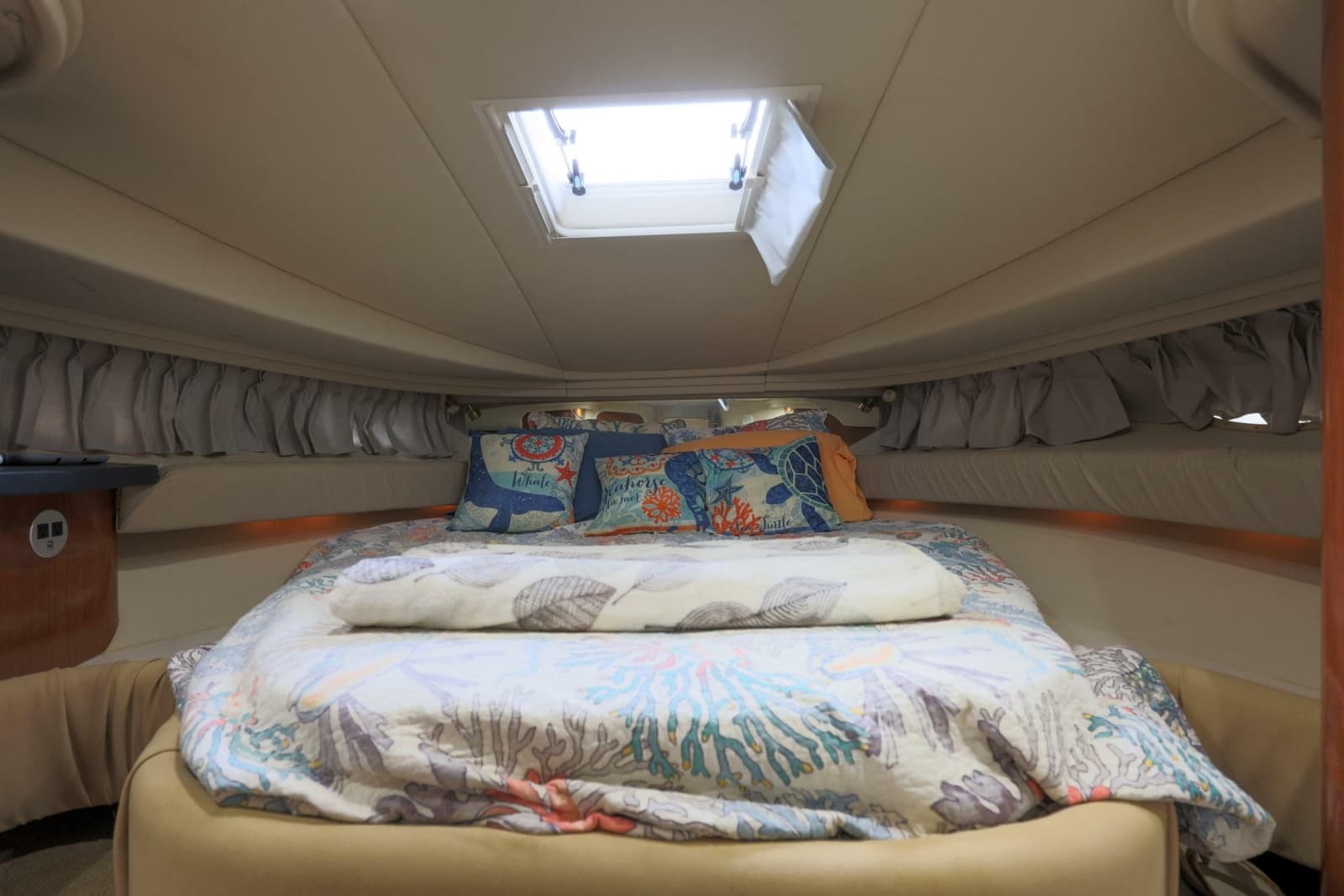 2002 Sea Ray 410 Express Cruiser - Photo 13