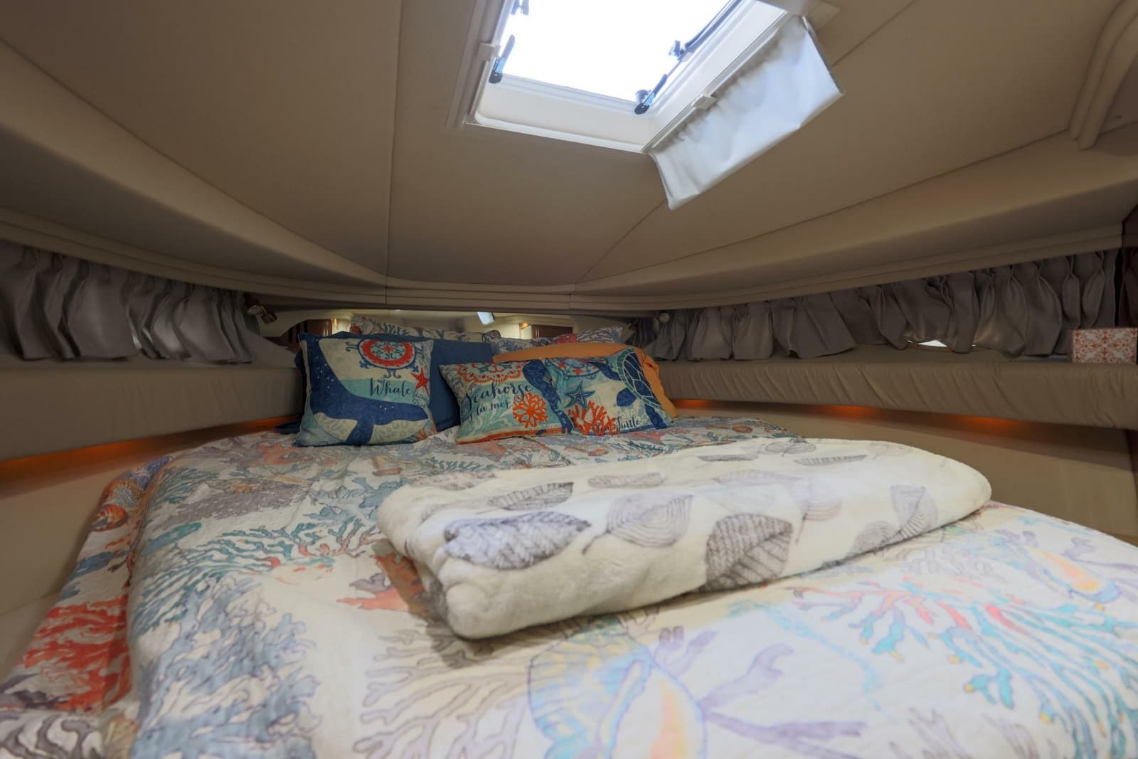 2002 Sea Ray 410 Express Cruiser - Photo 14
