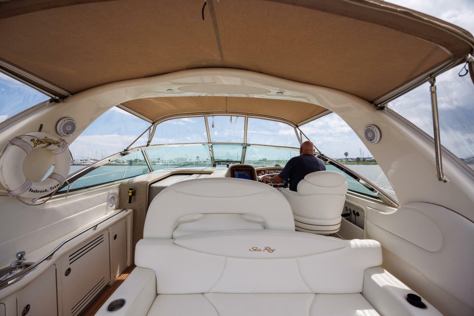 2002 Sea Ray 410 Express Cruiser - Photo 24
