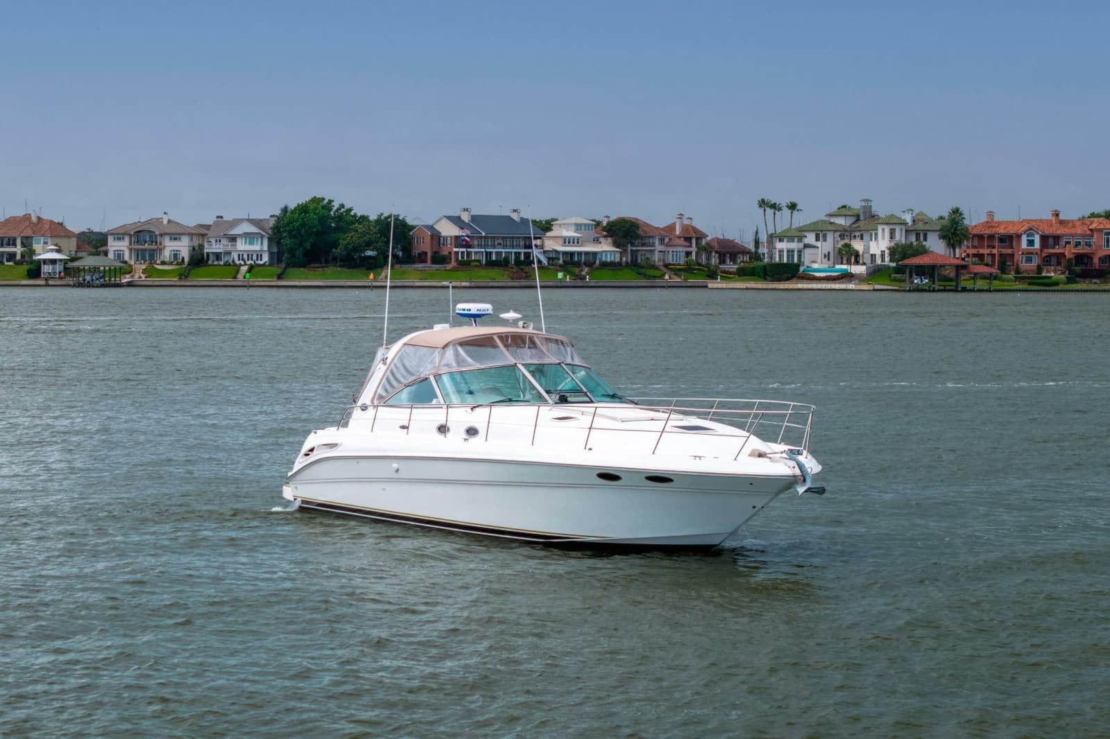 2002 Sea Ray 410 Express Cruiser - Photo 2