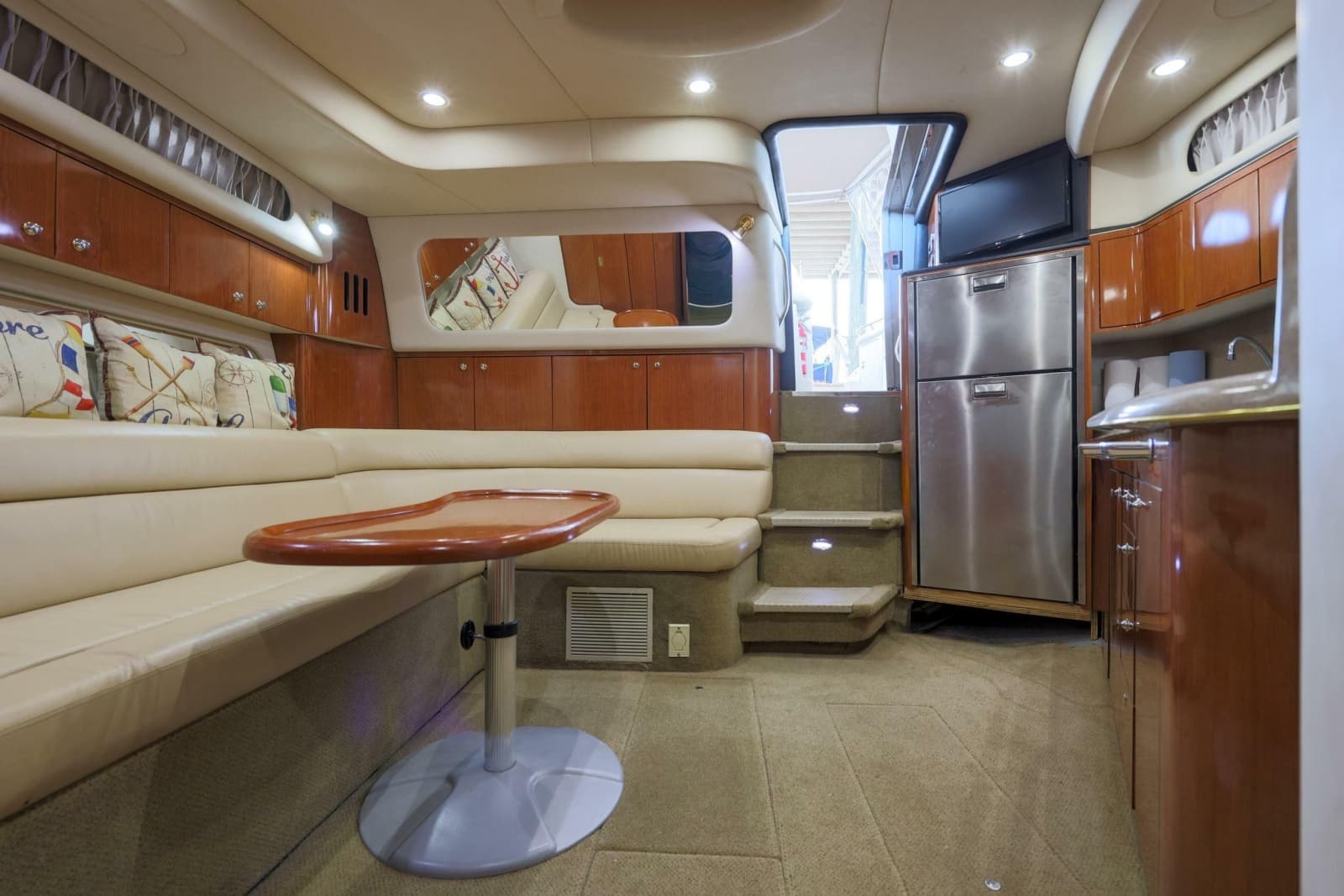 2002 Sea Ray 410 Express Cruiser - Photo 8