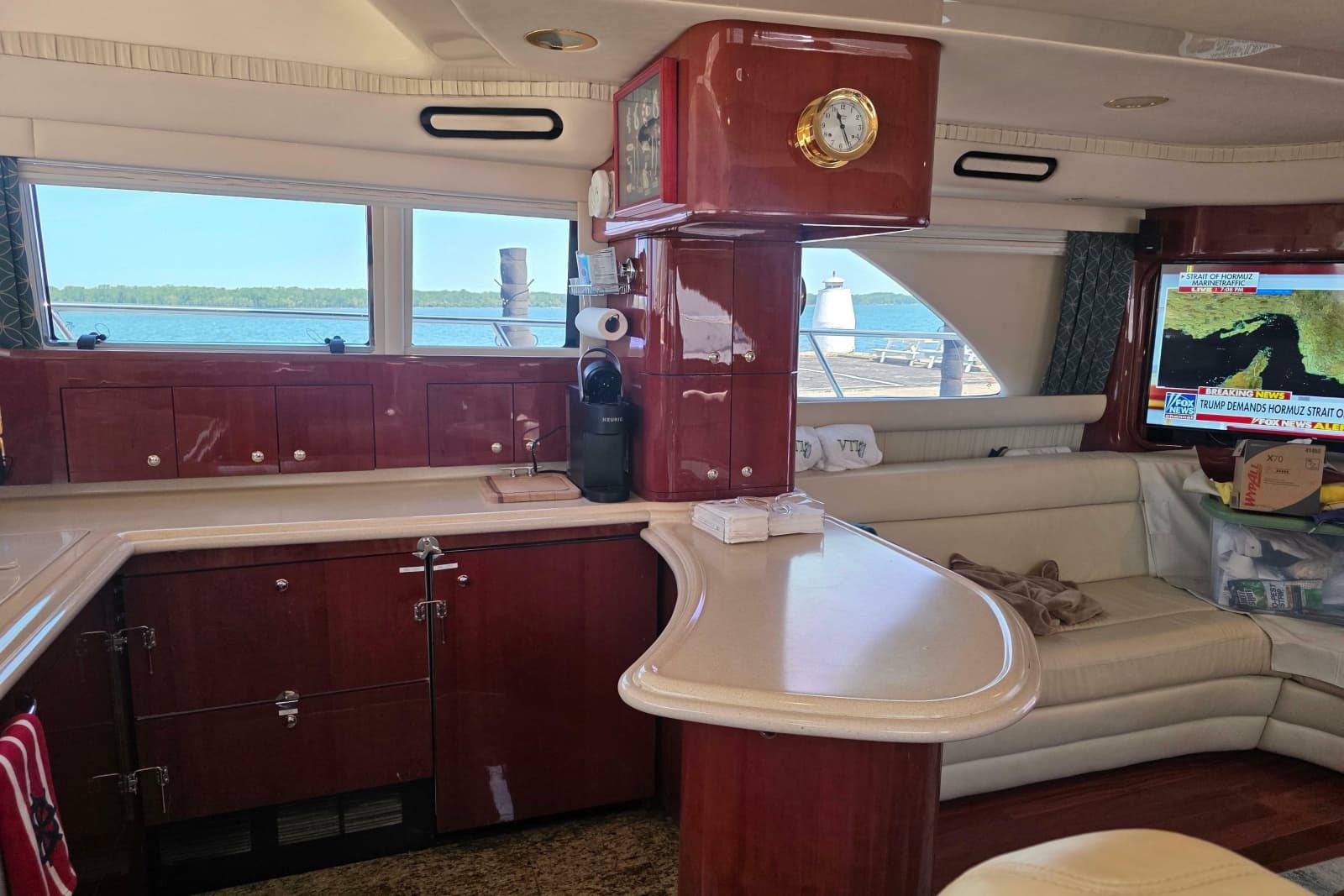 2002 Sea Ray 560 Sedan Bridge - Photo 97