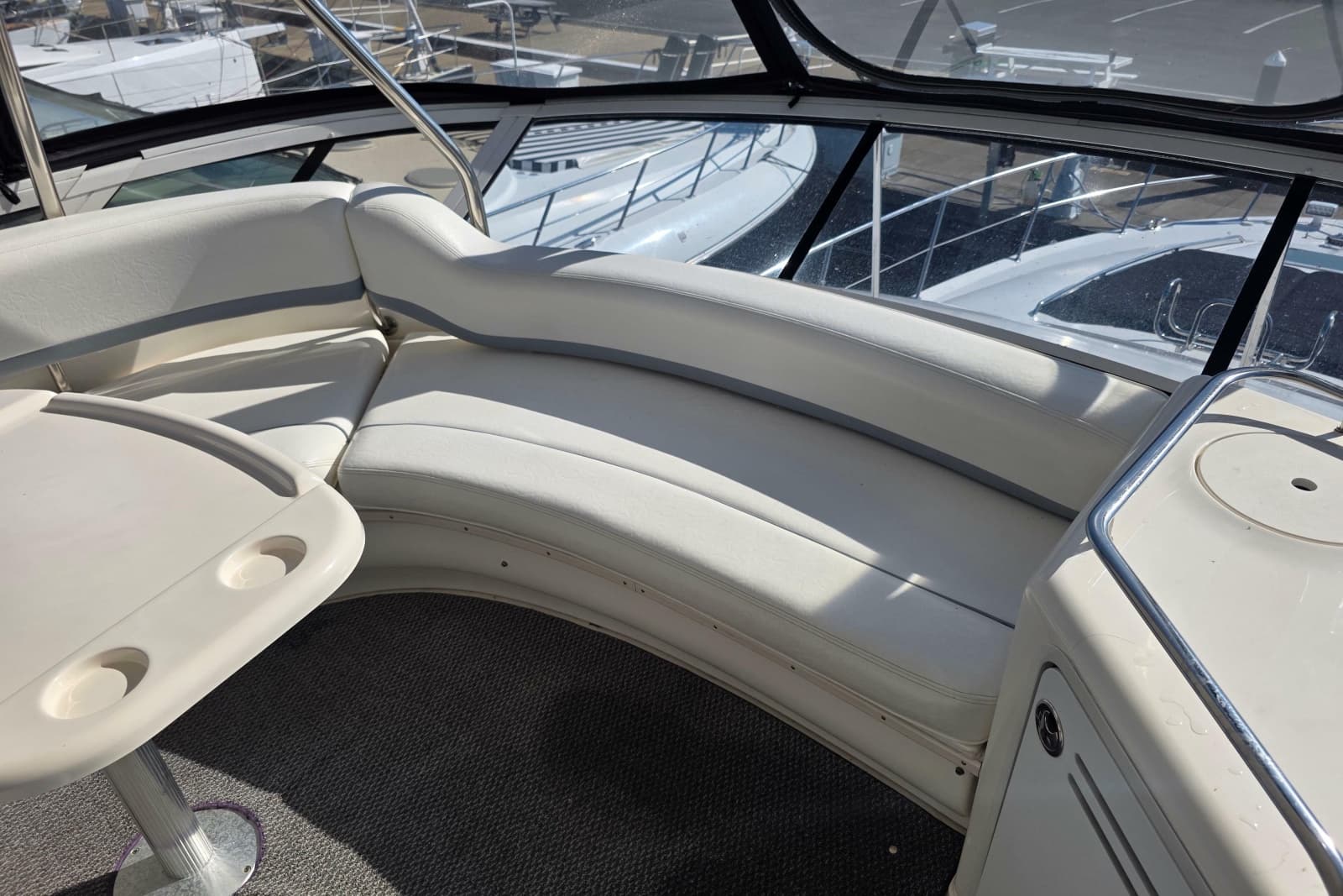 2002 Sea Ray 560 Sedan Bridge - Photo 21