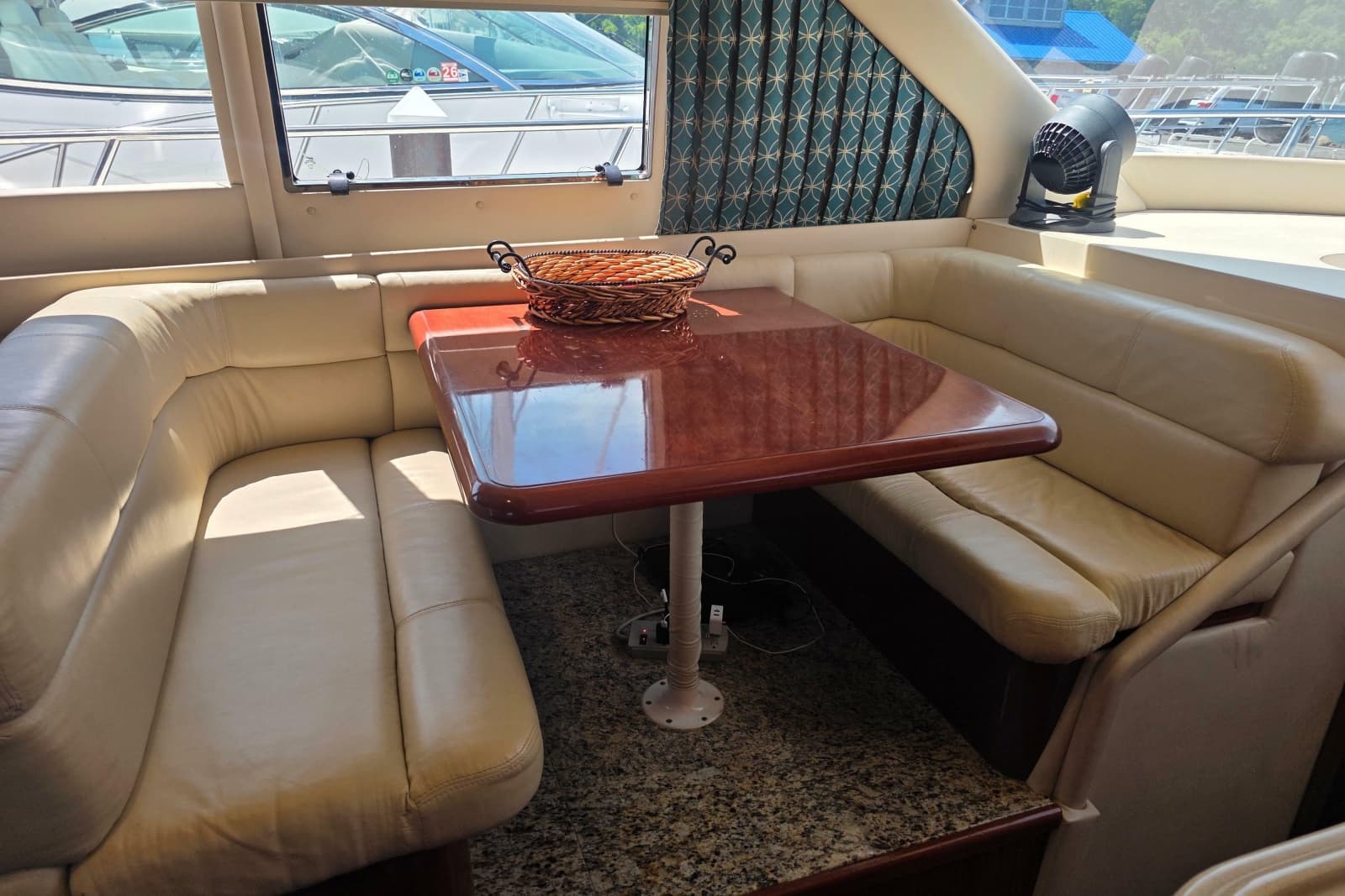 2002 Sea Ray 560 Sedan Bridge - Photo 103