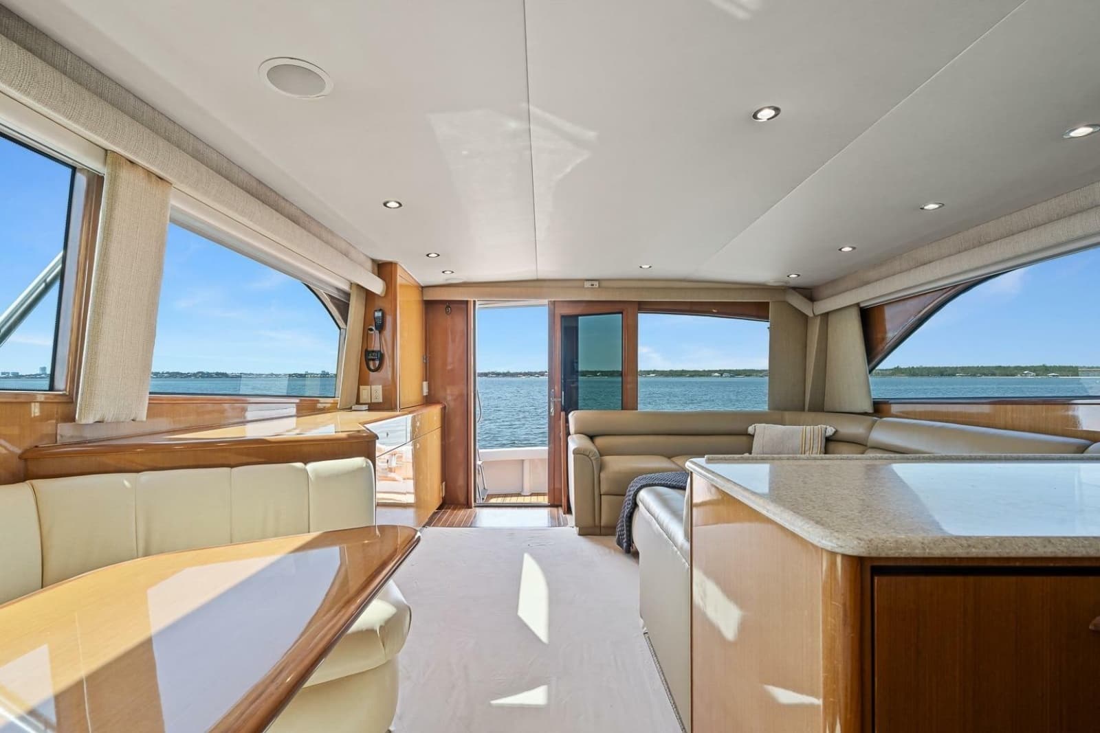 2002 Viking 61 Convertible - Photo 24