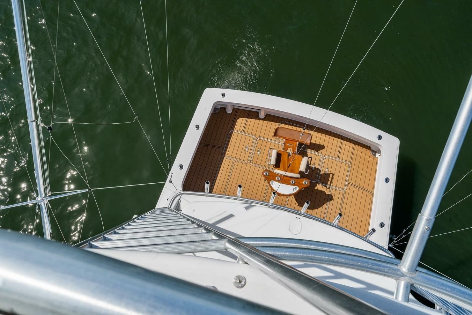 2002 Viking 61 Convertible - Photo 42