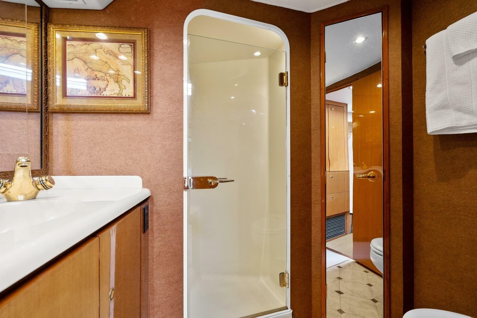 2002 Viking 61 Convertible - Photo 55