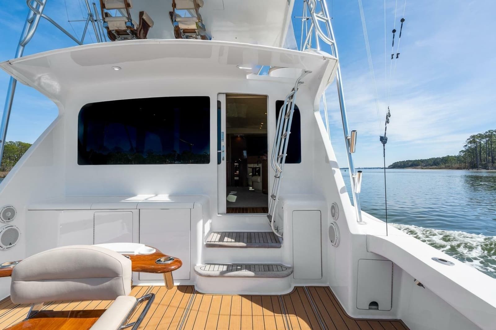 2002 Viking 61 Convertible - Photo 12