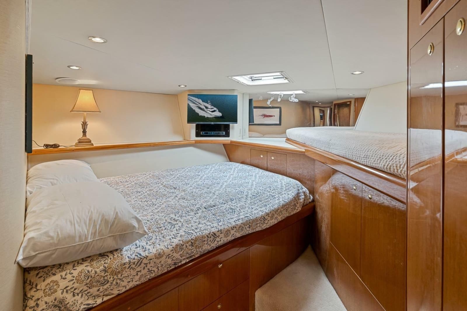 2002 Viking 61 Convertible - Photo 53