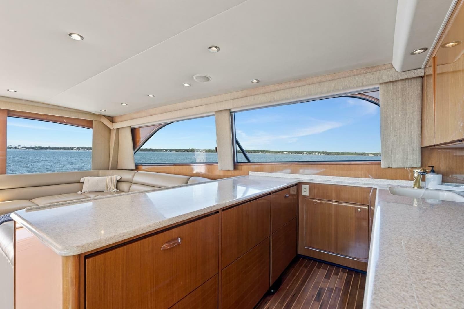 2002 Viking 61 Convertible - Photo 25