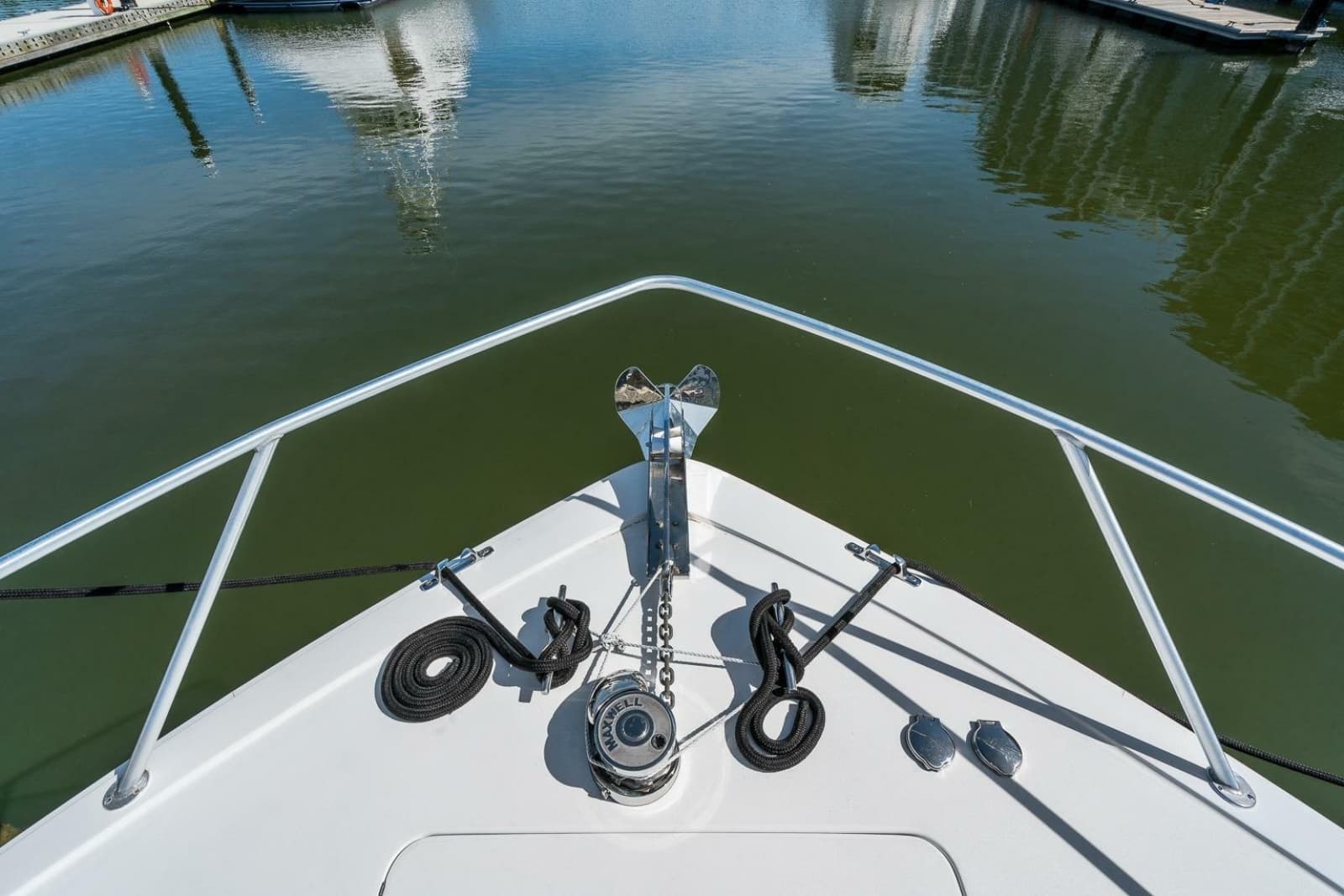 2002 Viking 61 Convertible - Photo 10